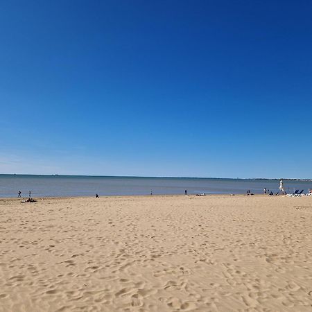Bel Appartement T2 Avec Balcon, Wifi Et Parking Pres De La Plage - Fr-1-706-2 Chatelaillon-Plage Exterior photo